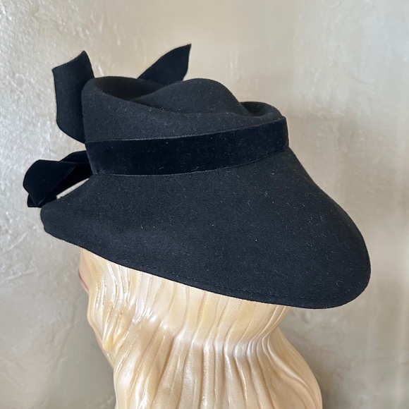 TIMELESS 1940\'s BLACK FELT TILT HAT  WITH VELOUR BAND & BOW + GOLD STUDS main image 10